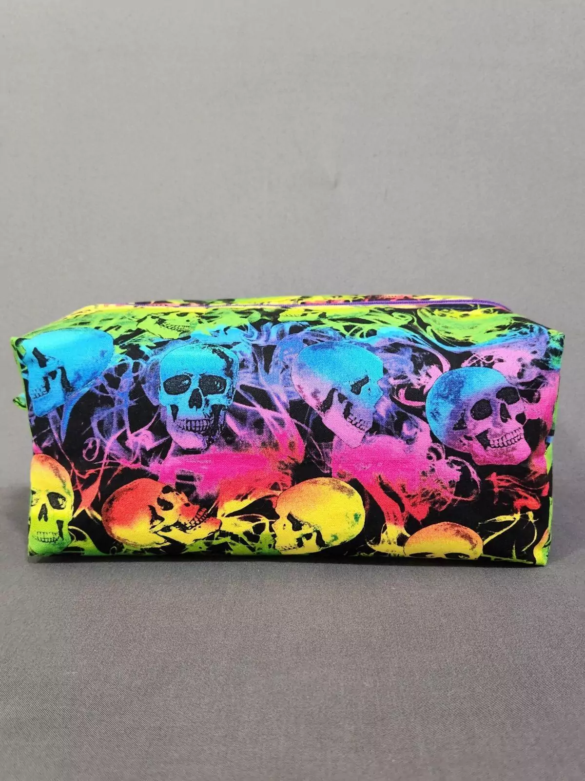 ​LARGE BOXY POUCH: Rainbow Skullz - Blue Lining with Purple Zipper