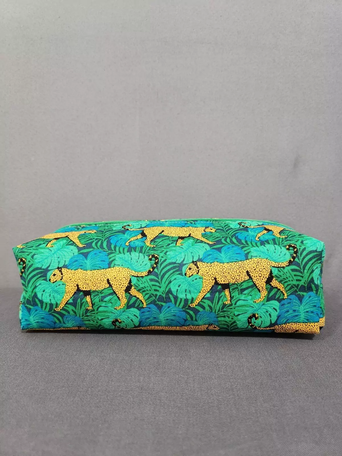 MEDIUM BOXY POUCH: Queen Of The Jungle - Tan Lining with Green Zipper