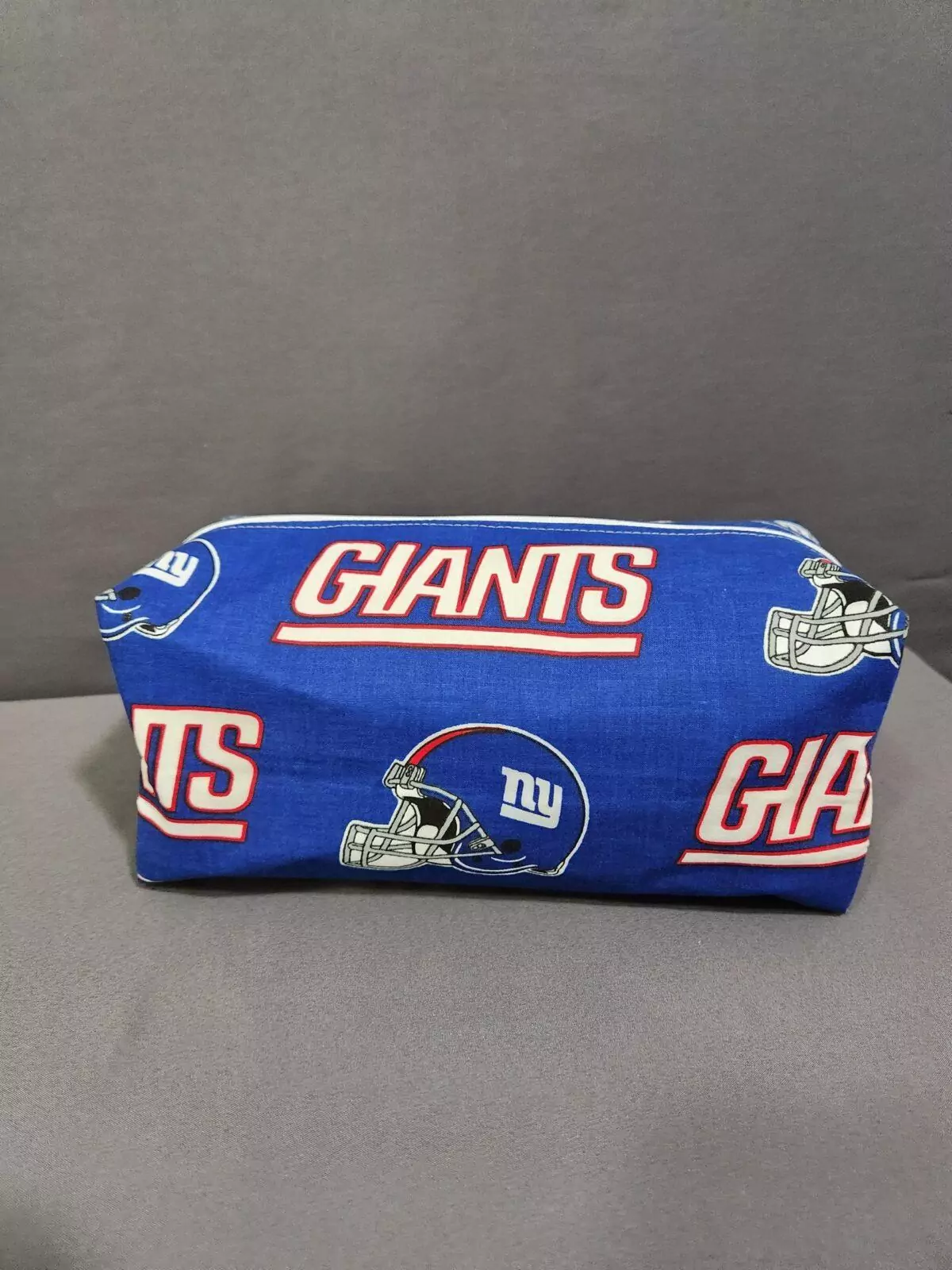 LARGE BOXY POUCH: NY Giants Large Print with Red Lining and White Zipper.