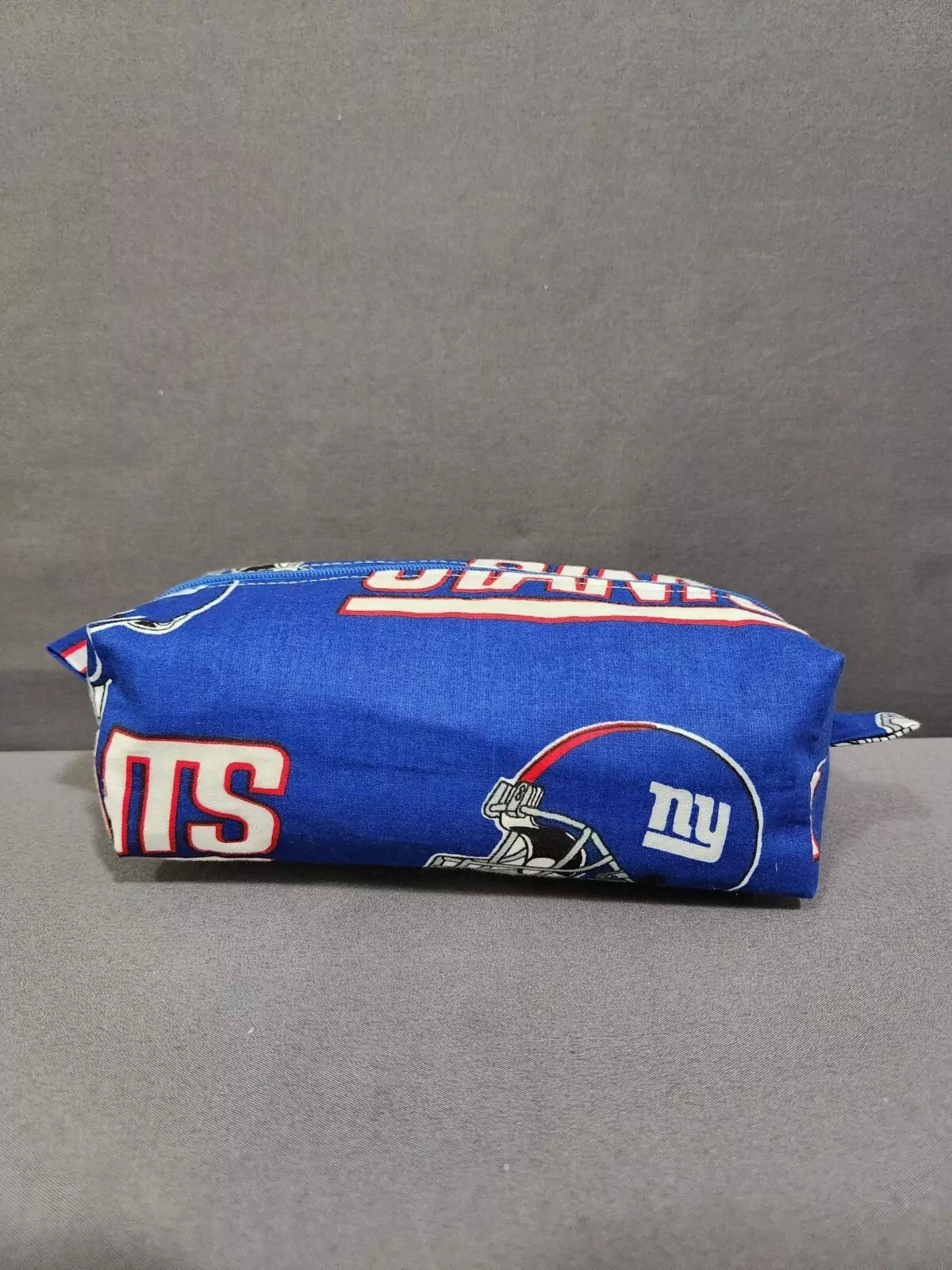 SMALL BOXY POUCH: NY Giants Large Print- Red Lining with Blue Zipper
