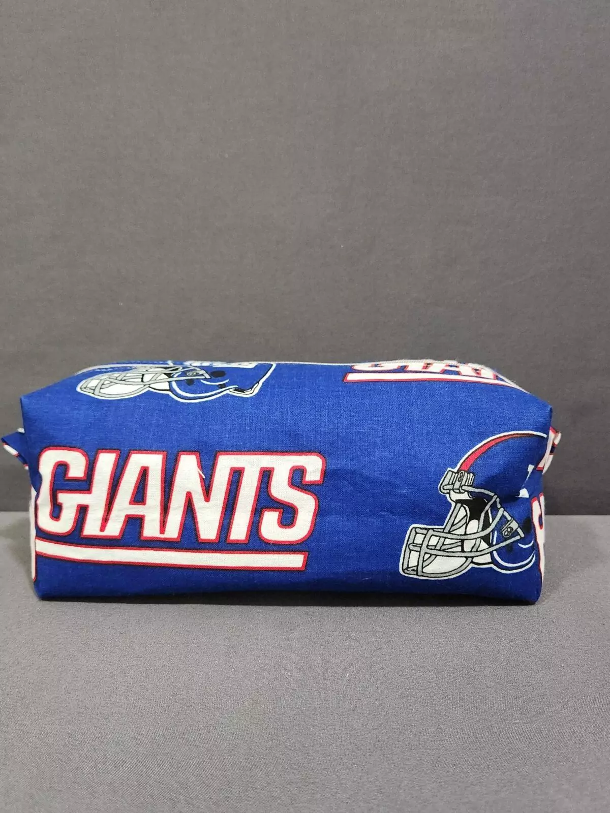 MEDIUM BOXY POUCH: NY Giants Large Print- Red Lining with Grey Zipper