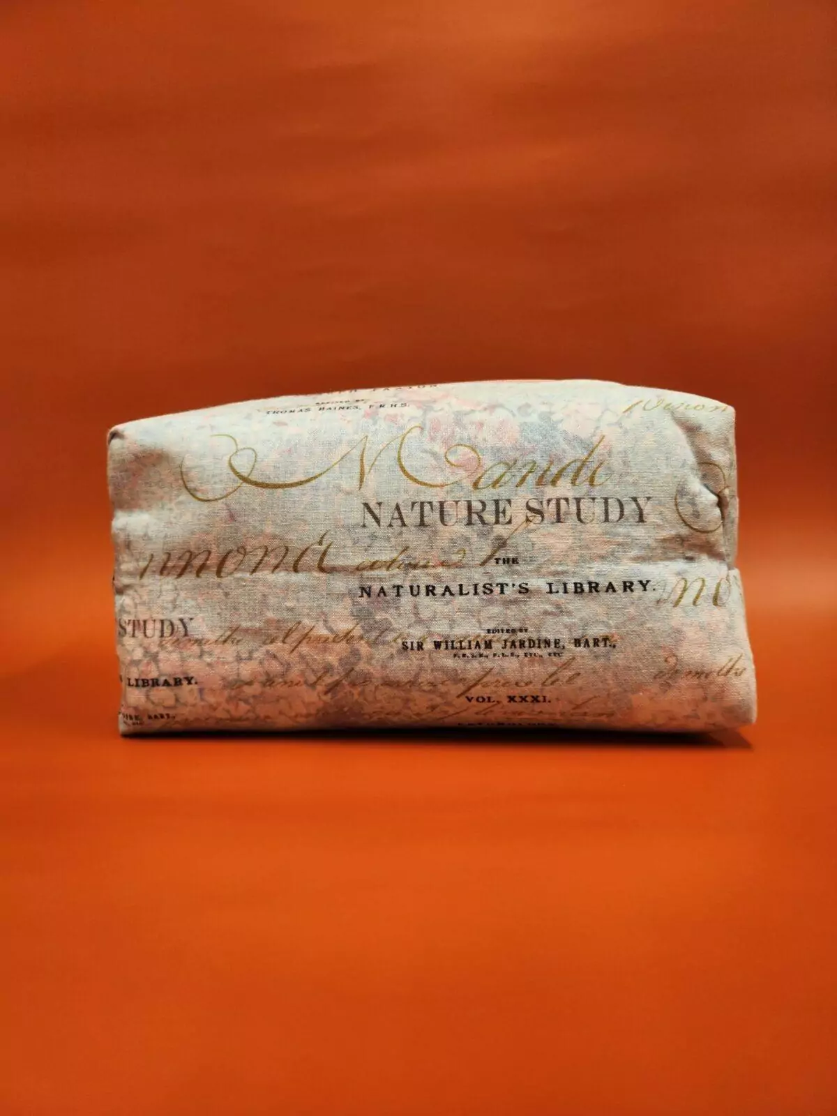 BEAUTY BAG: Paxton Flower Garden - Paris Heels Lining Soft Pink Zipper.