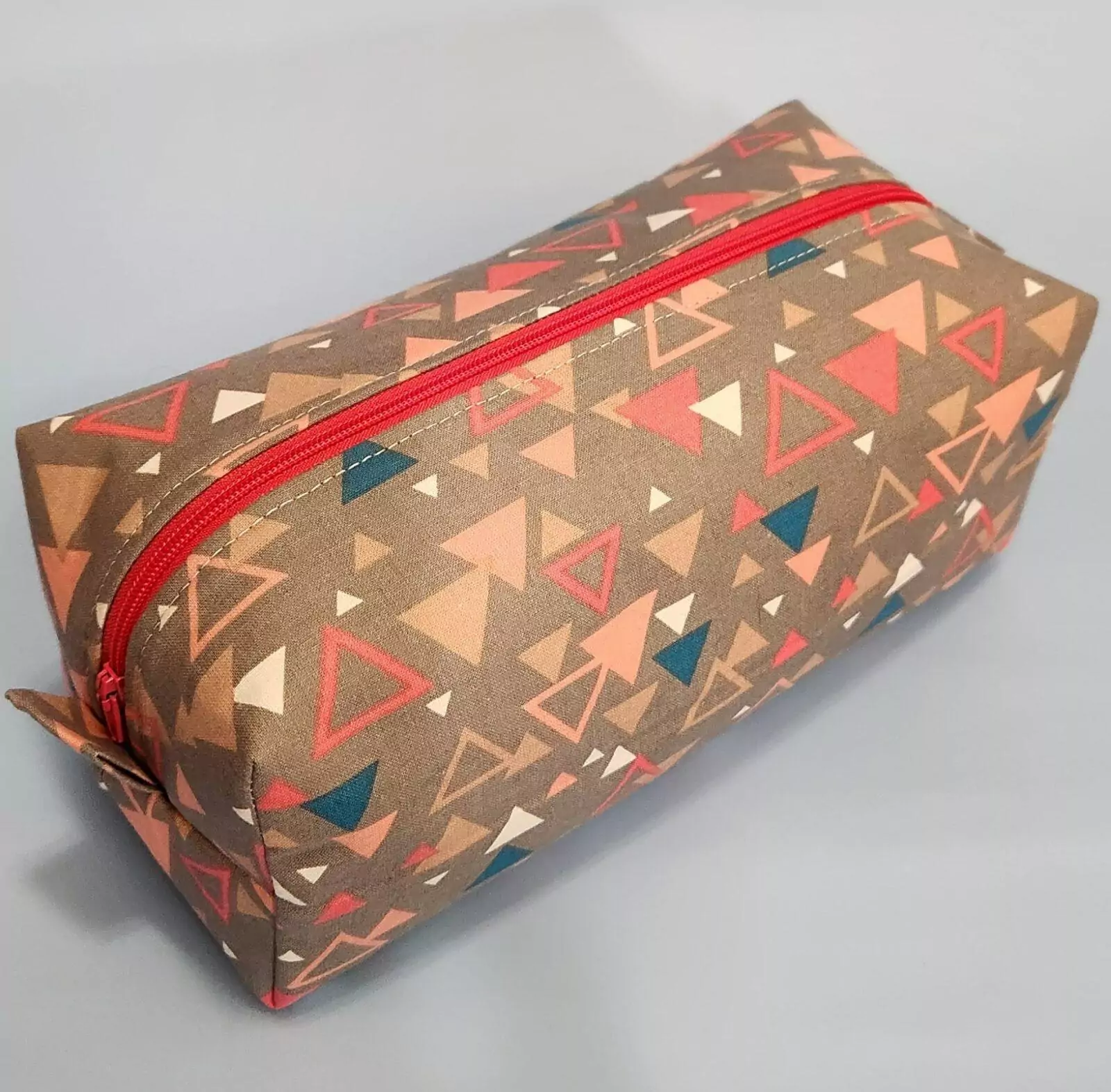 ​Medium Boxy Pouch: Triangles Pink / Turquoise- Dark Turquoise Lining With Pink Zipper