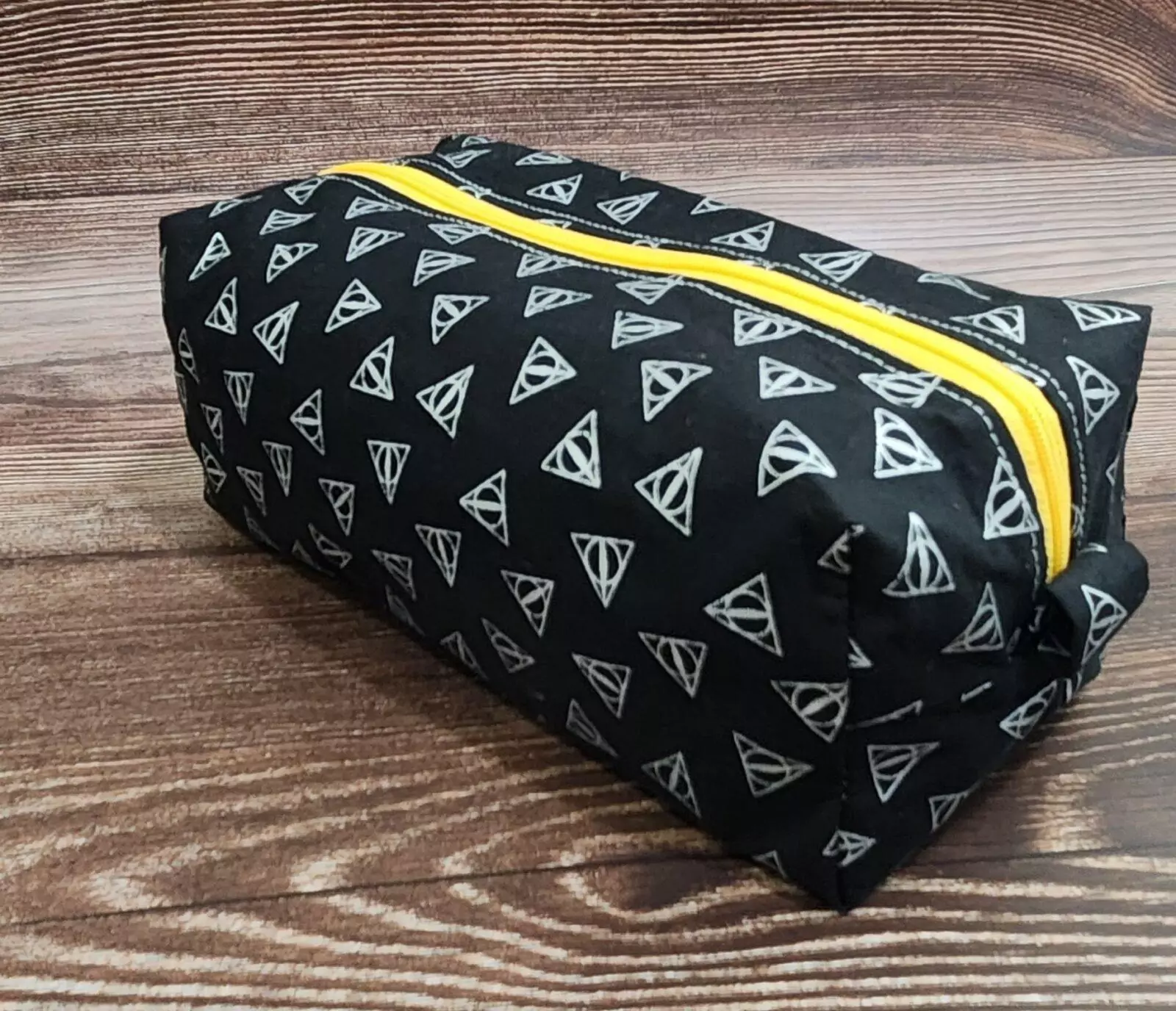 MEDIUM BOXY POUCH:Harry Potter : Deathly Hallows - Black & Grey Swirl Lining with Yellow  Zipper