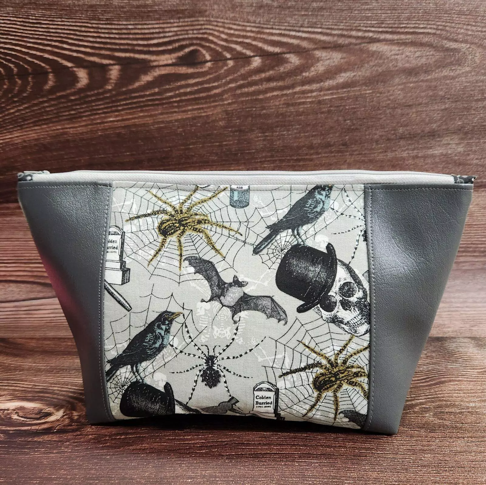 PEEK-A-BOO BAG: Top Hat Skullz - Heather Grey Plaid Lining Light Grey Zipper