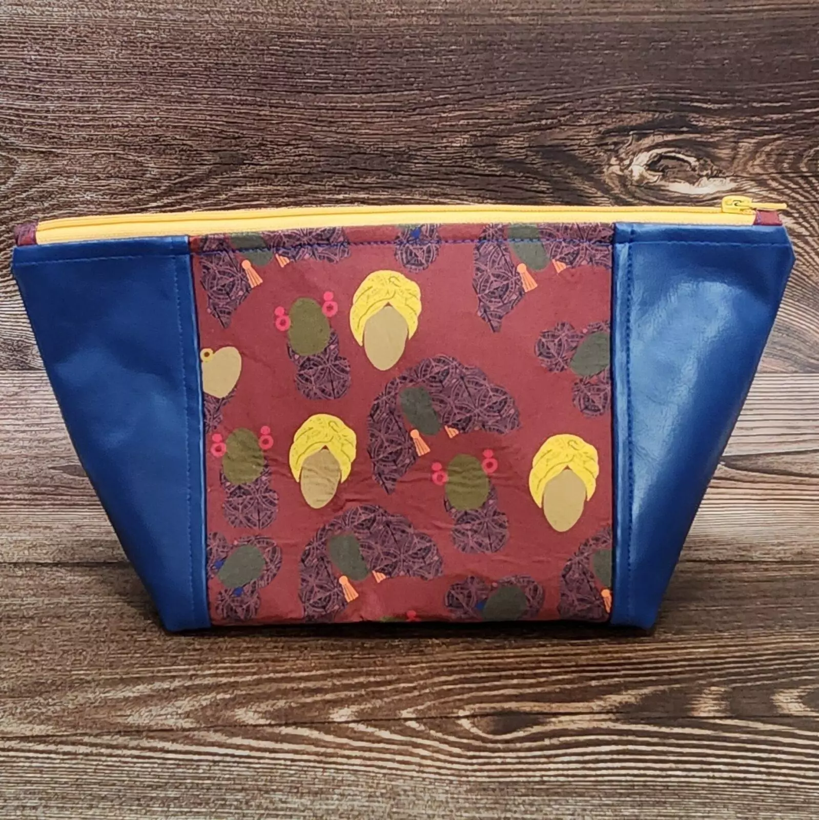 PEEK-A-BOO BAG: Golden Crown - Hunter Green Lining Yellow Zipper