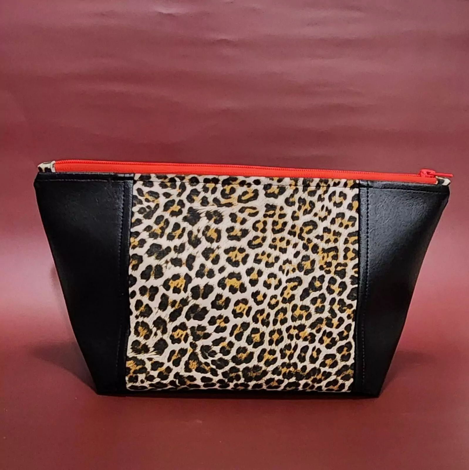 PEEK-A-BOO BAG: Leopard Print - Burgundy Lining Red Zipper