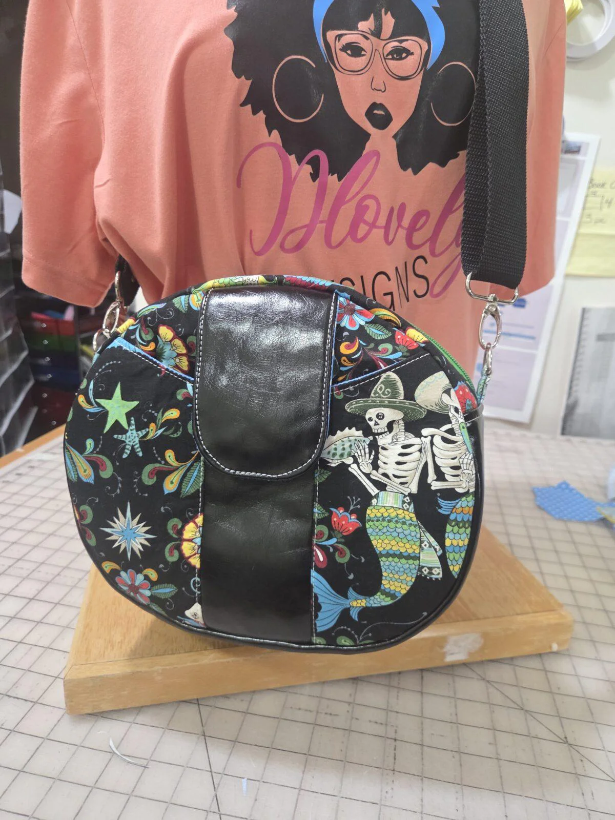 Oriana Bowler Bag: Festive Skulls