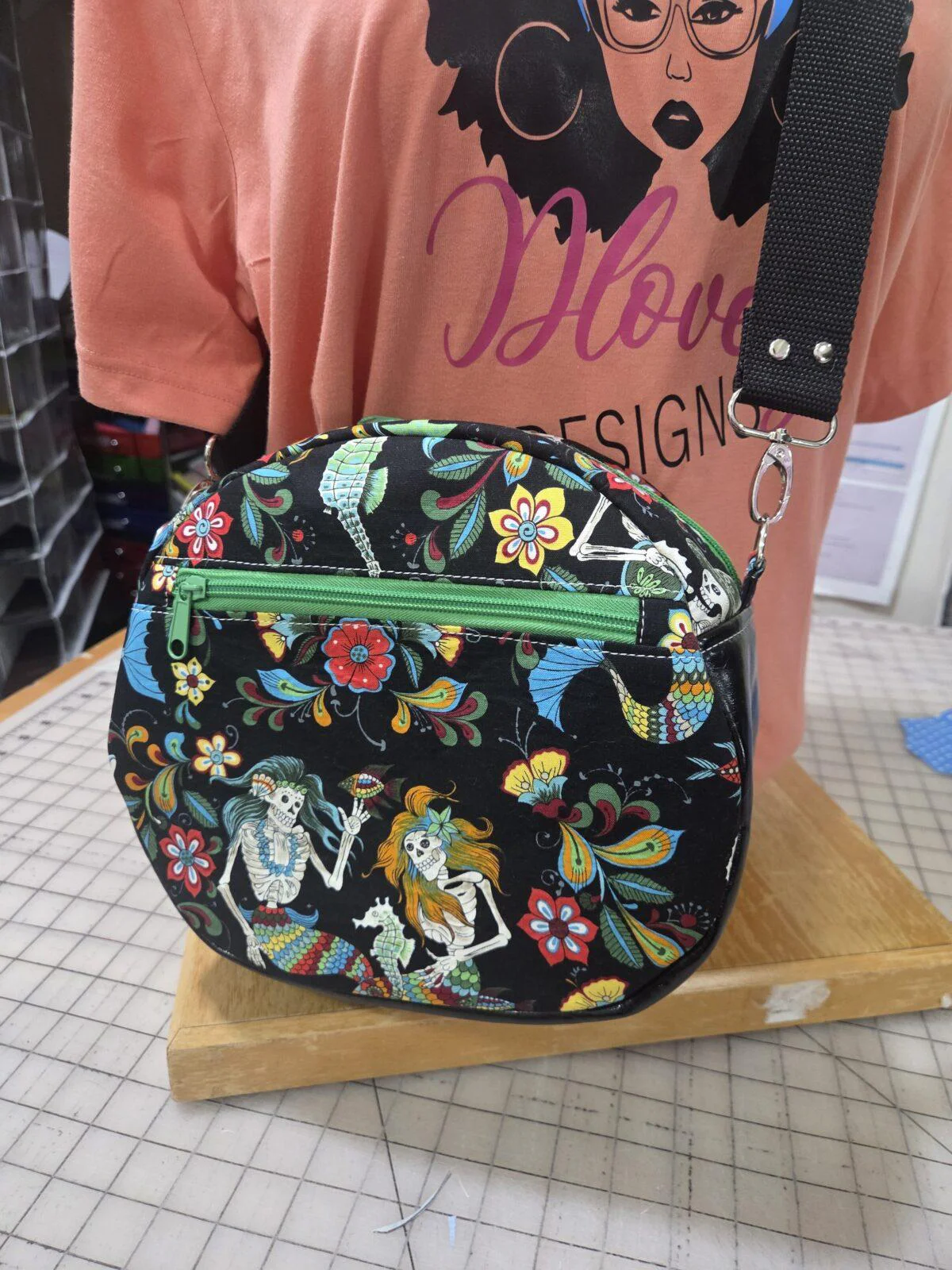 Oriana Bowler Bag: Festive Skulls - Image 3